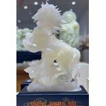 Tượng ngựa phong thủy bằng ngọc