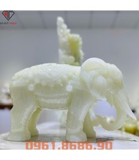 Tượng voi phong thủy bằng ngọc 